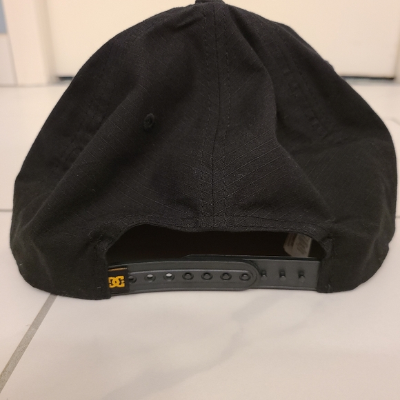 DC Shoes Adjustable Hat - Picture 4 of 11